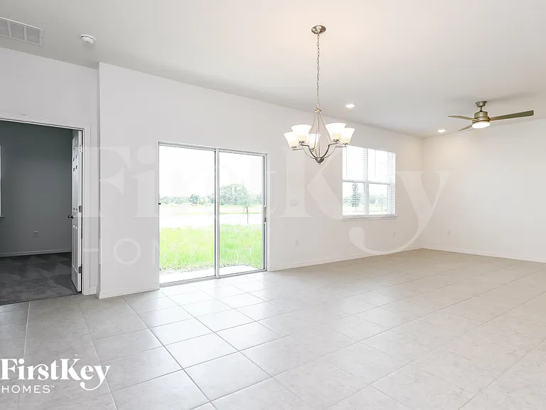 1622 Isleta Loop — Photo 5