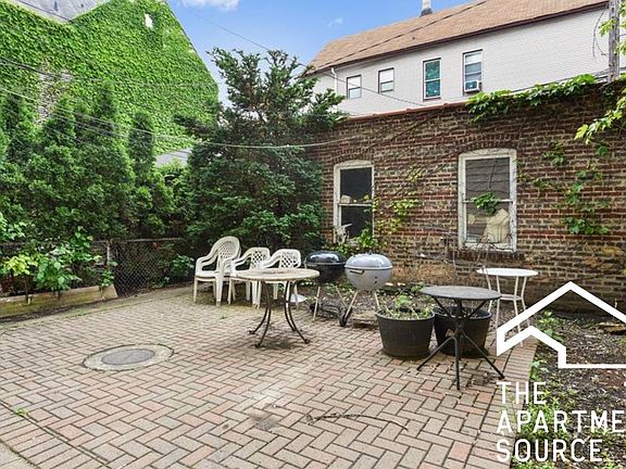 5th image of 3256 N Lakewood Ave #1