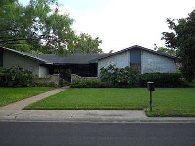 1st image of 1415 Wisteria Ave