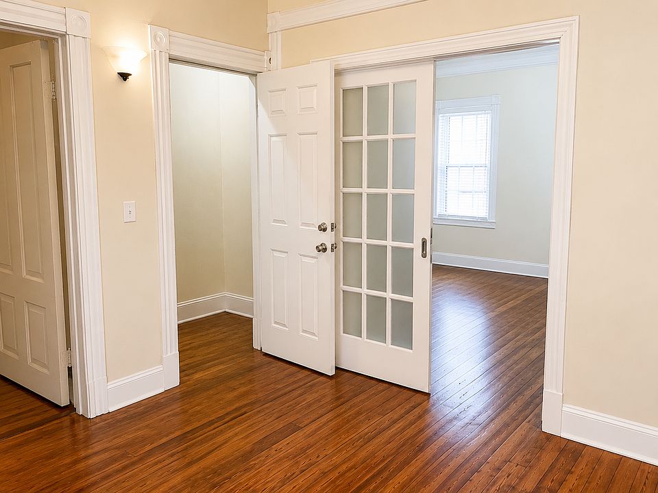 2nd image of 60 Mechanic St #1