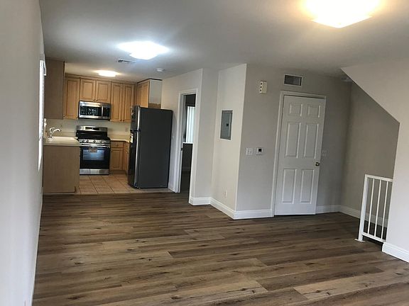 4th image of 5228 Willowcrest Ave #2