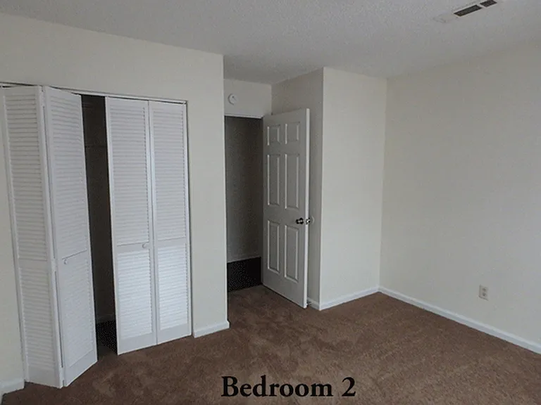 Creekwood Apartments — Photo 24