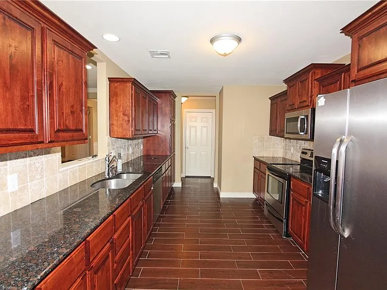 4302 Lilly St — Photo 10