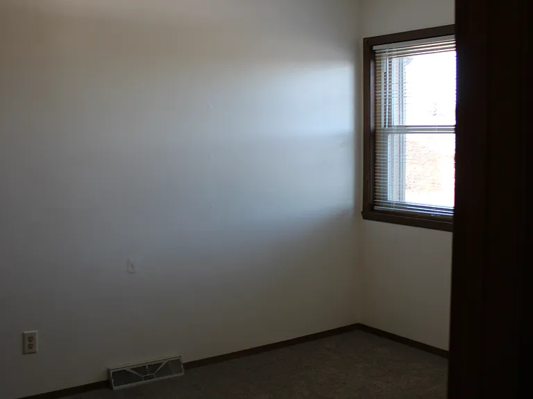 1015 Babcock St — Photo 27