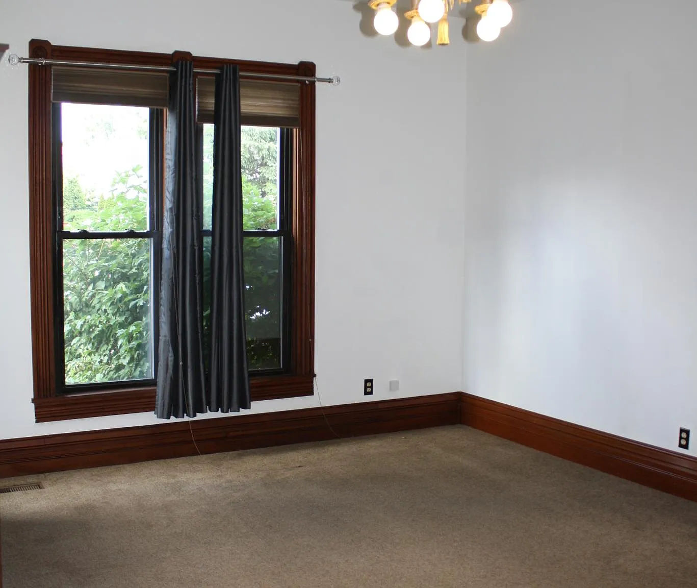 6 bed, 3464 sqft, $9,000 — Photo 2