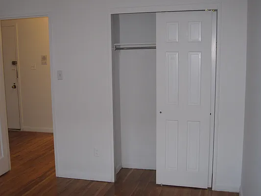 Rented by 18 REALTY | media 38