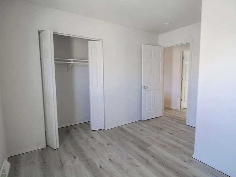 1005 W Ash St — Photo 18