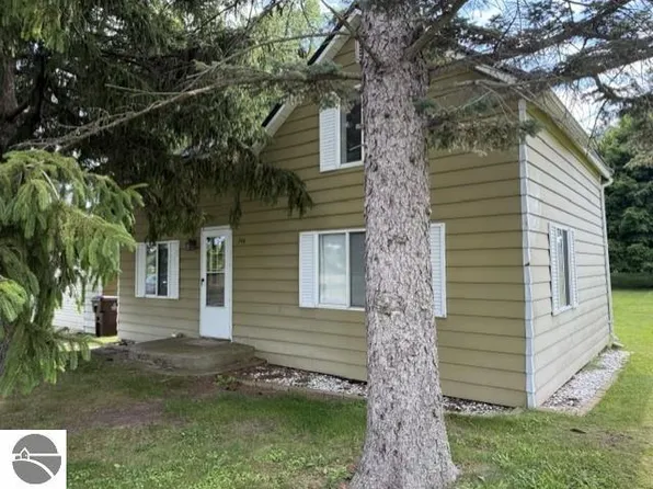 744 S Saint Johns St, Ithaca, MI 48847