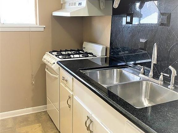 4th image of 427 W 17th St APT 8