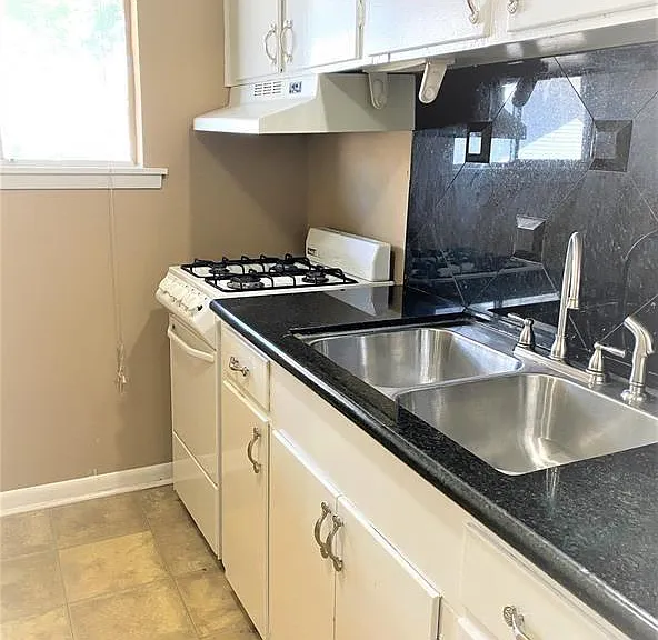 427 W 17th St #8 — Photo 4