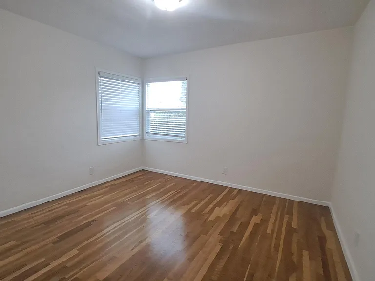 115 E Tamarack Ave #4 — Photo 21