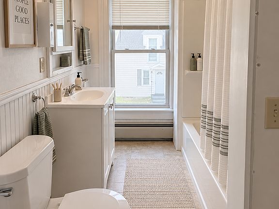 5th image of 15 Pond St APT B