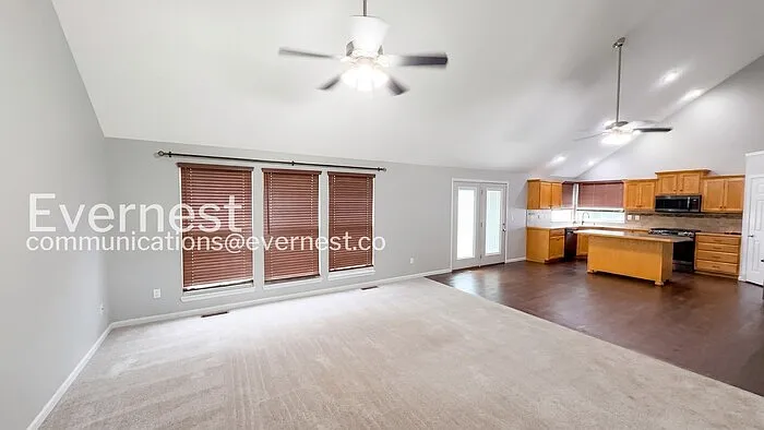 2217 Magnolia Dr — Photo 4