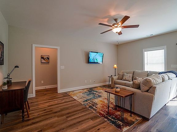 3rd image of 112B Deer Brook Dr