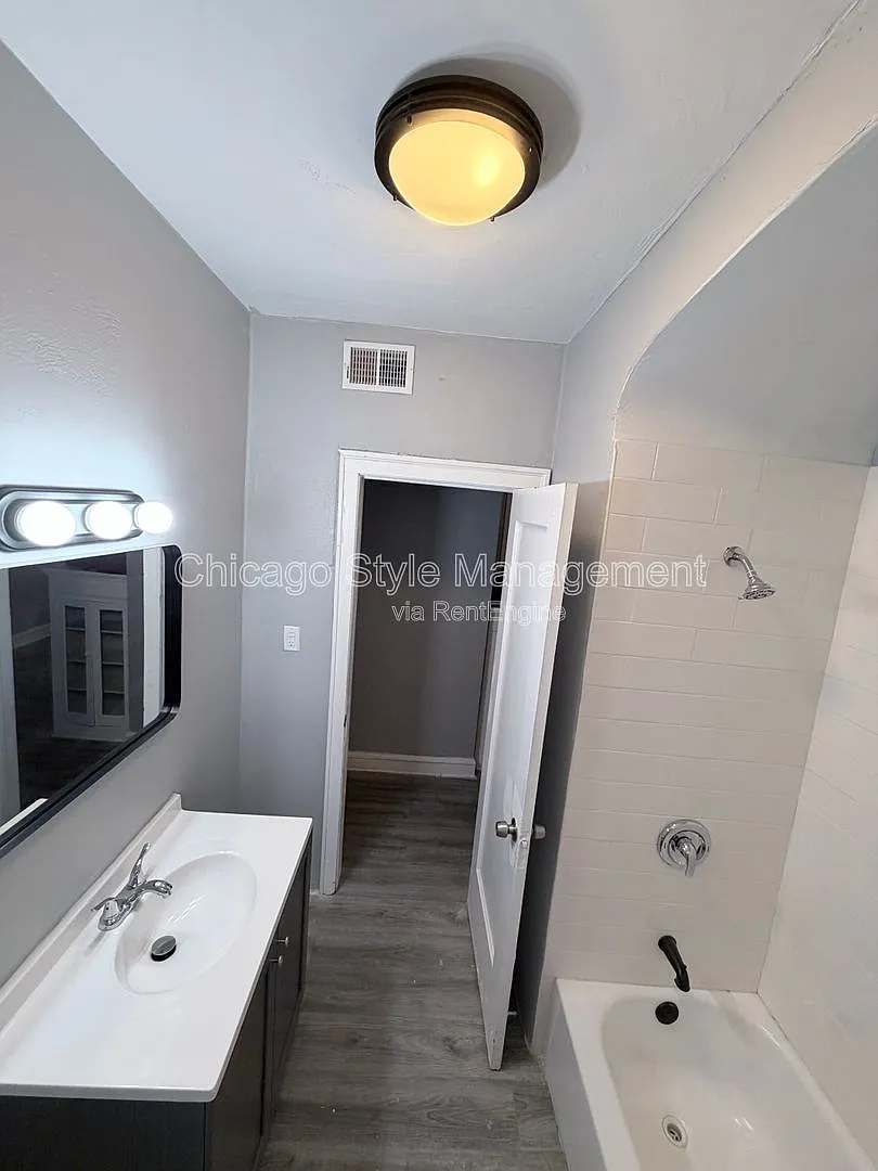 2 bed, 1.0 bath, $1,595 — Photo 3
