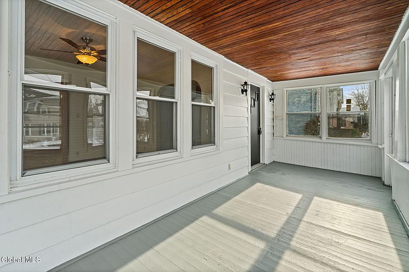 4th image of 10 Wood Terrace