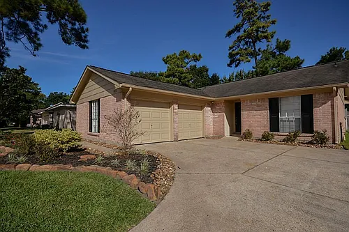 5831 Culross Close Photo 1