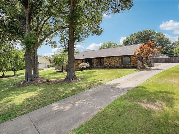 2nd image of 9589 Blue Spruce Dr