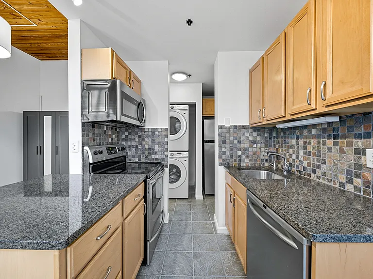 10 Linwood St #106 — Photo 5