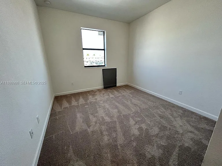 264 SW 159th Way — Photo 5