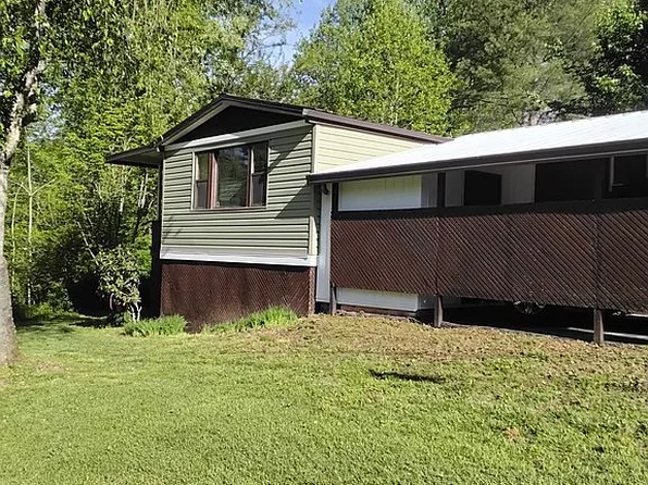 617 Waddell Dr, Hendersonville, NC 28792