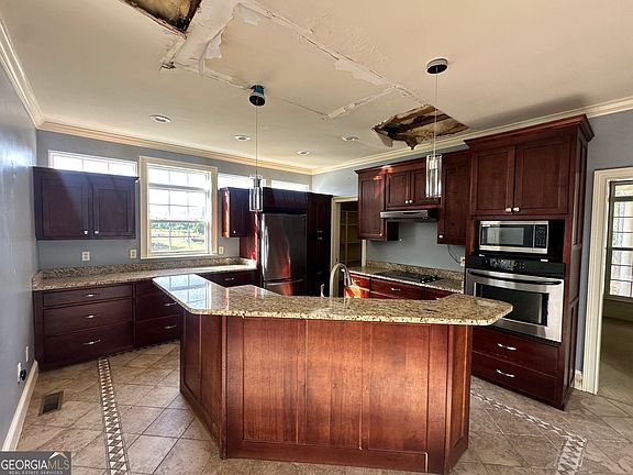 5th image of 2131 Winchester Rd
