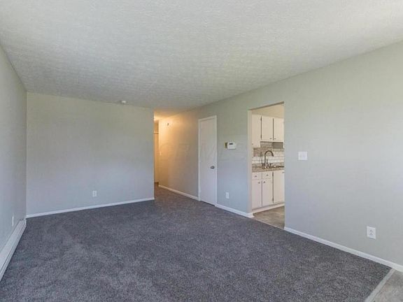 5th image of 22 Middleview Dr