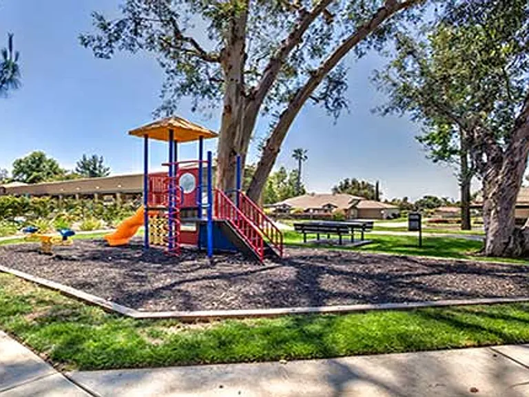 Waterstone Alta Loma Apartments — Photo 1