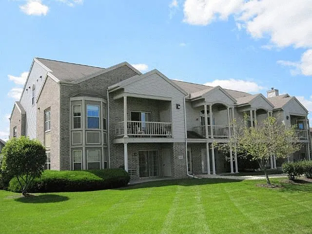 Main Image For 5939 Seminole Centre Ct #201