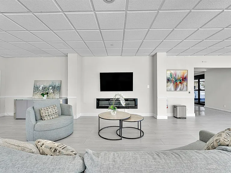 405 N Ocean Blvd #306 — Photo 32