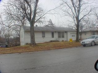 708 Thornton St, Liberty, MO 64068