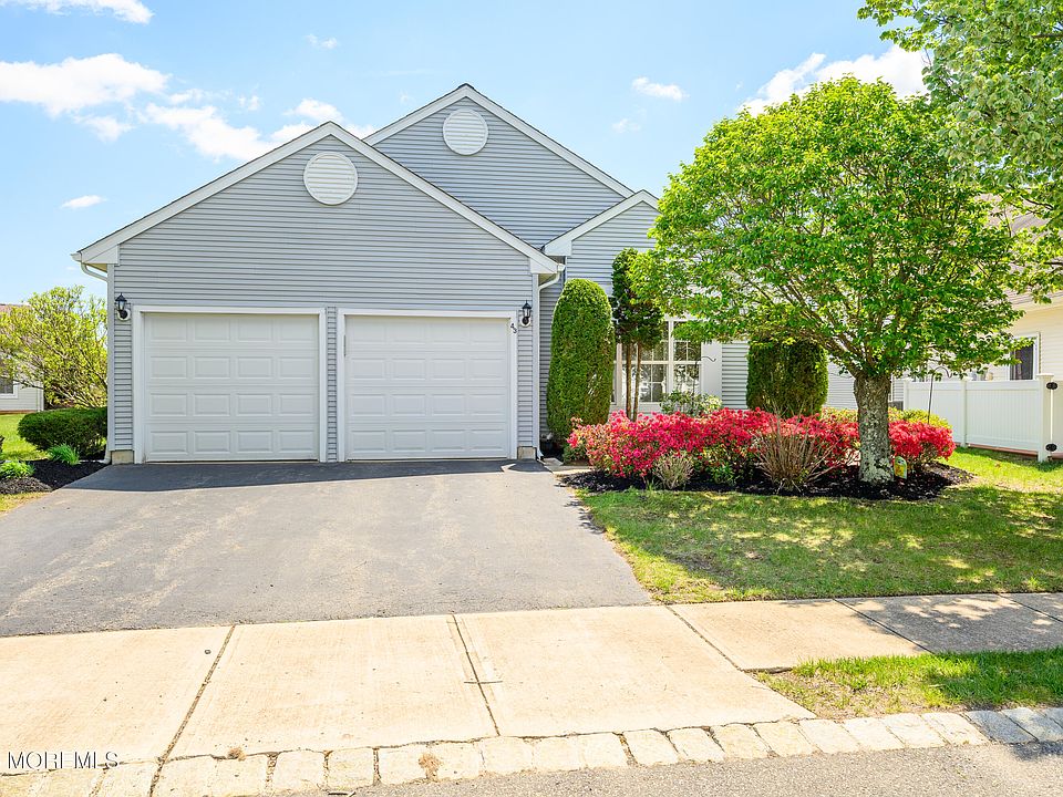 1st image of 43 Rochford Drive