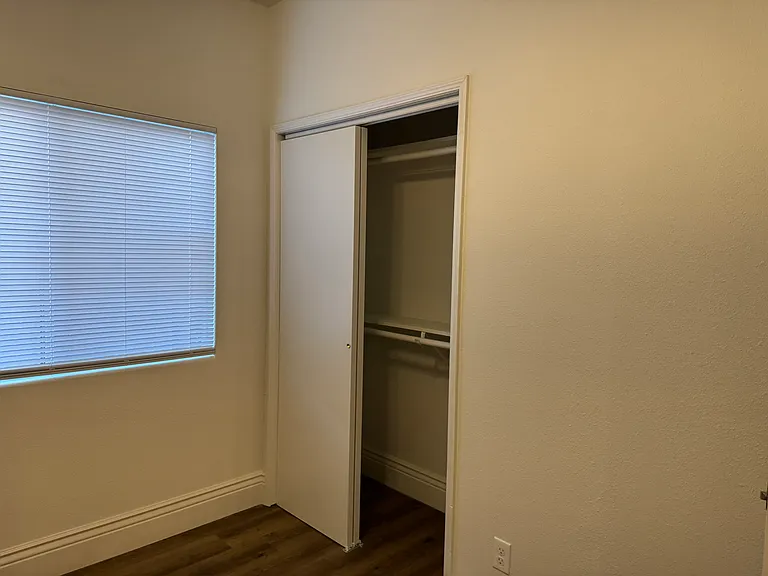 2222 W Vine Ave — Photo 26