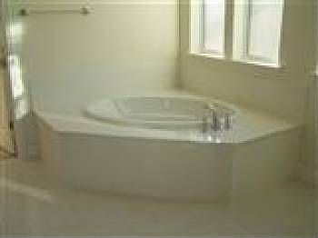 4th image of 15892 Crescent Park Cir