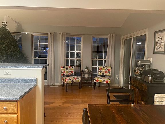 4th image of 4701 Pineview Dr