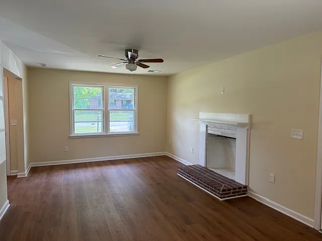 24 Lisa Dr — Photo 5