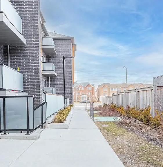 2791 Eglinton Ave E #511 — Photo 3