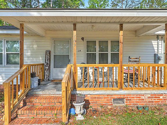 2nd image of 104 Saluda St