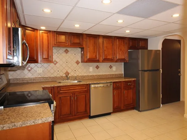 4 Kennedy Ln APT 47, Milford, MA 01757