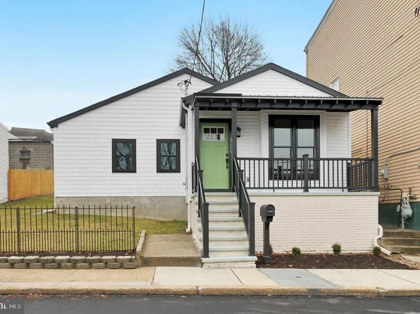 1308 Mount Hope Ave, Pottsville, PA 17901