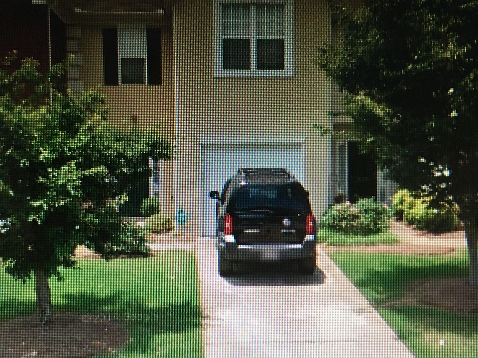 1st image of 1520 Parc Main St