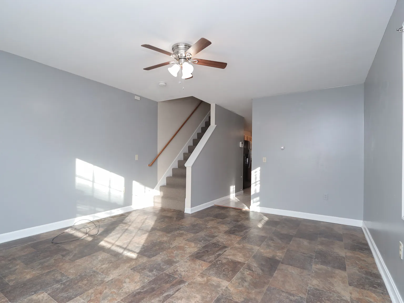 3 bed, 1.5 bath, 1350 sqft, $1,750 — Photo 4