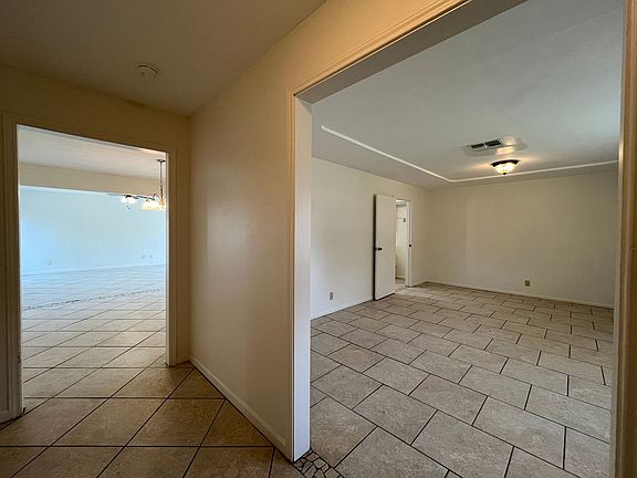 2nd image of 4411 Hamlin Dr