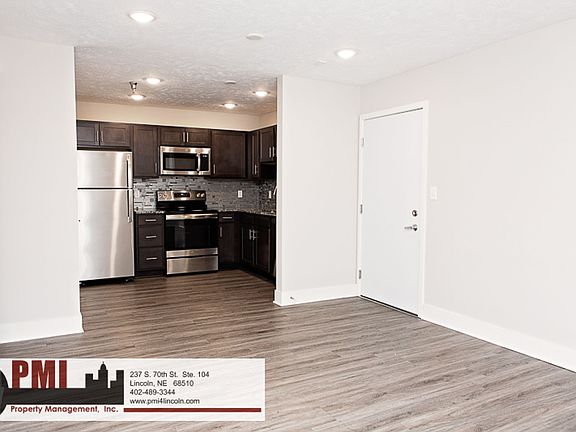 5th image of 4001 Holdrege St #7