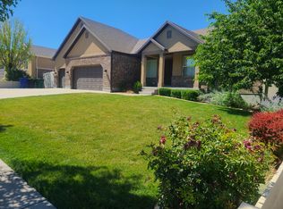 6904 W Spring Oak Dr, West Jordan, UT 84081
