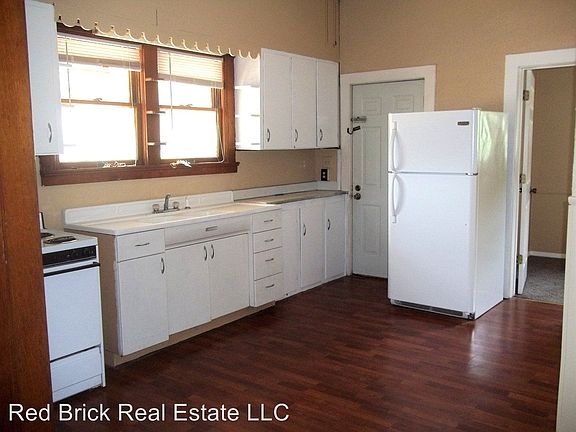 2nd image of 424 Farrington St APT 1