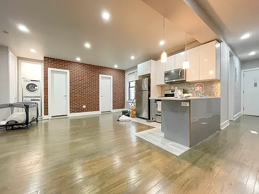 Rented by Bruma Realty LLC | media 1