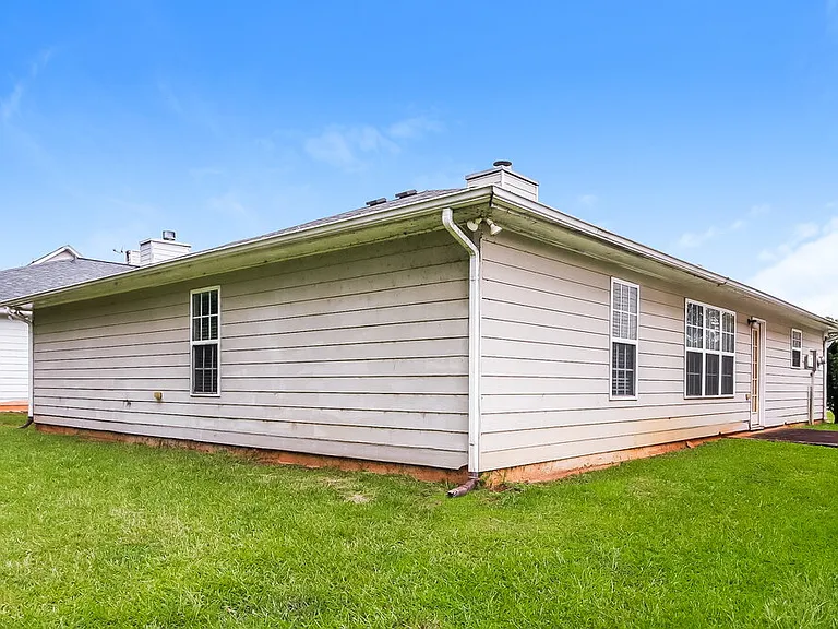 295 Lakeview Trl — Photo 14