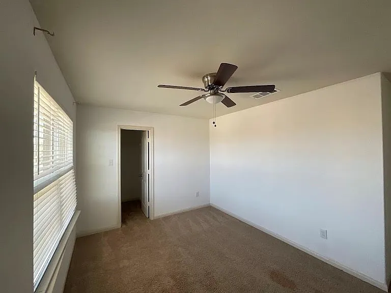 172 Allington Cir — Photo 29