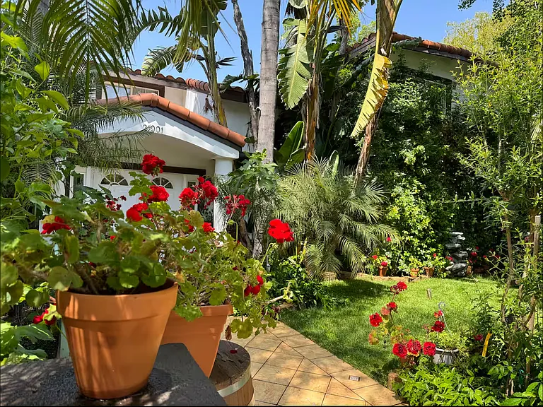21001 Costanso St — Photo 13